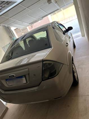 FORD FIESTA 1.6 ROCAM SEDAN 8V FLEX 4P MANUAL